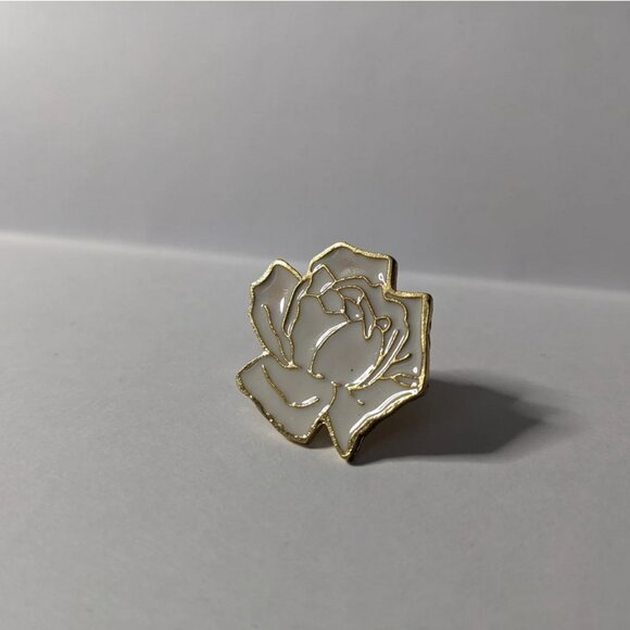 White and Gold Simple Rose Pin Badge - Picture 4 of 11